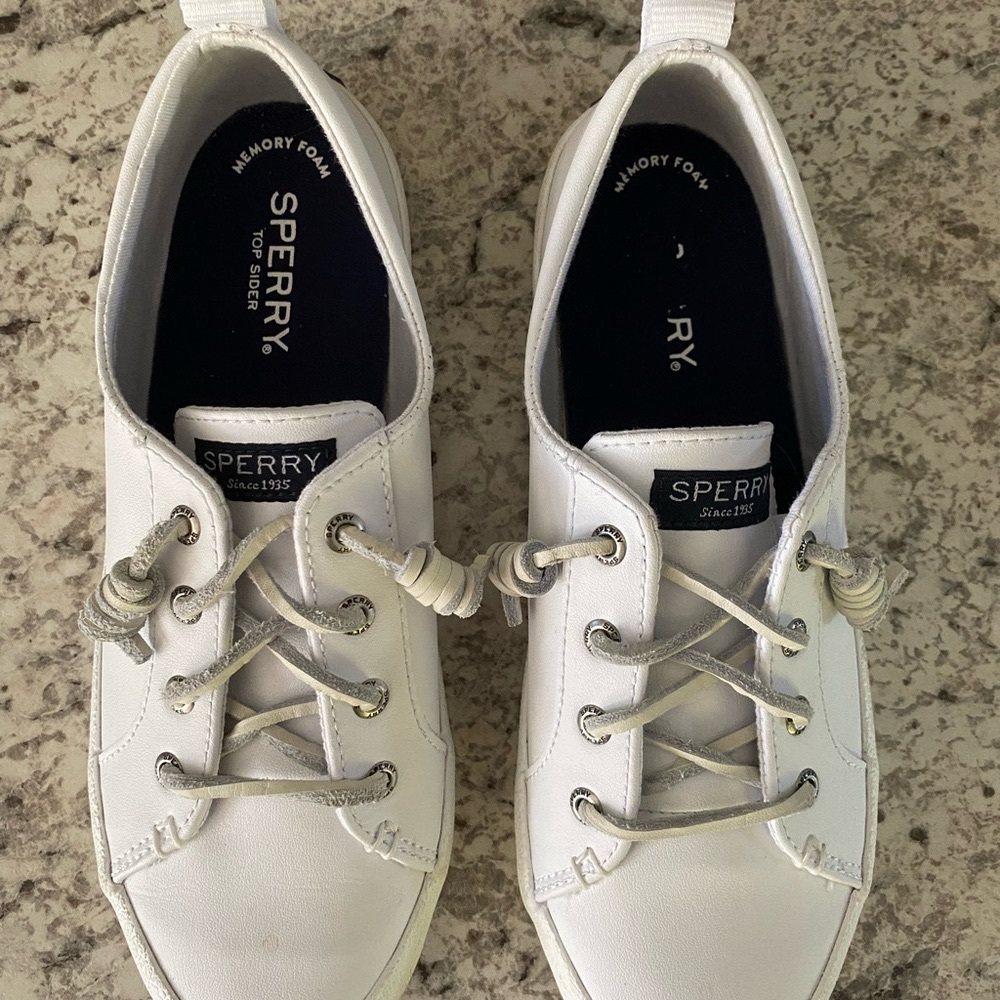 Sperry Memory Foam Sneaker. Size 7
